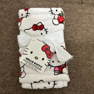 Hello Kitty White and Red Hand Towels